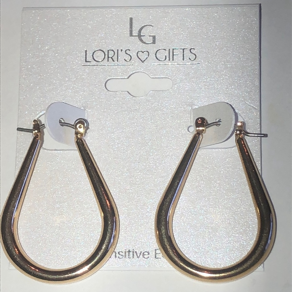 Lori's Gifts Classic Retro Gold Tone Hoop Earrings